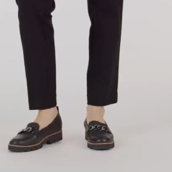 Vionic Black Leather Chain-Trim Loafers - Picture 4 of 16